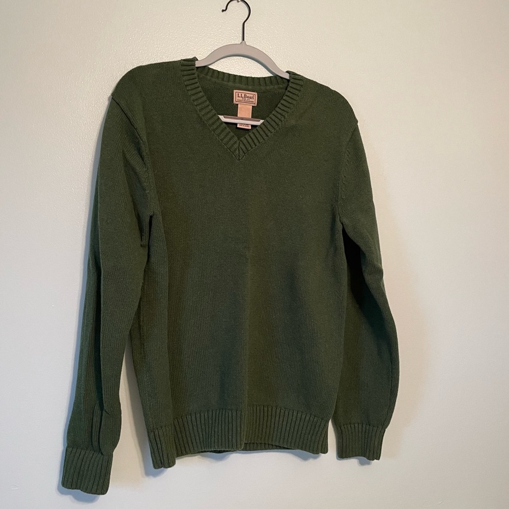 L.L. Bean Mens V-Neck Olive Green Knit Sweater